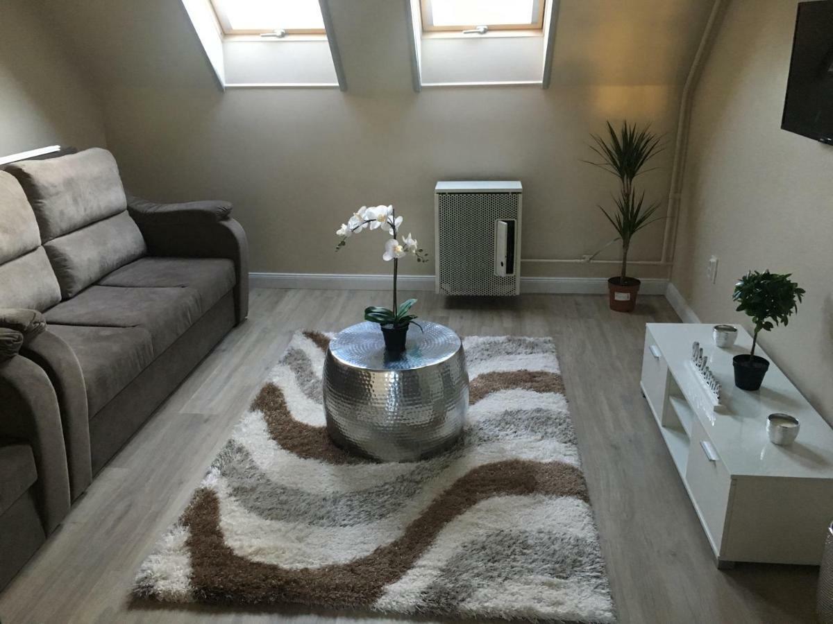 Glamour Apartman Apartment Eger Ngoại thất bức ảnh