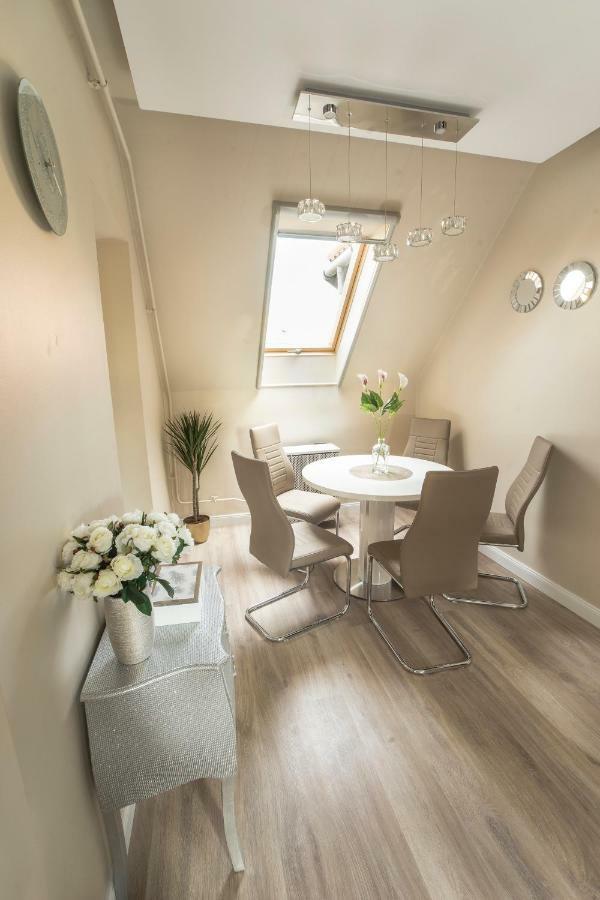 Glamour Apartman Apartment Eger Ngoại thất bức ảnh