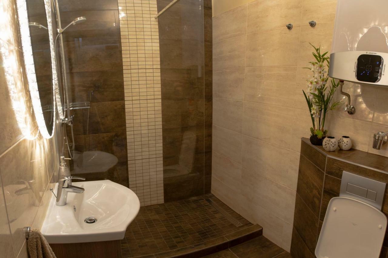 Glamour Apartman Apartment Eger Ngoại thất bức ảnh